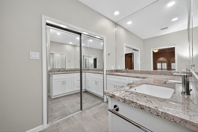 Building Photo - 901 Longmire Rd