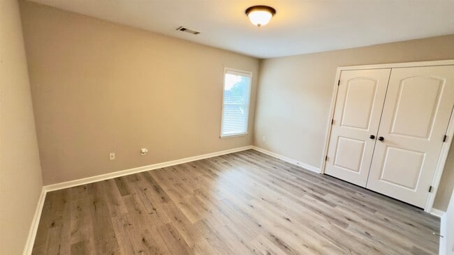 Building Photo - 4792 White Pass Dr