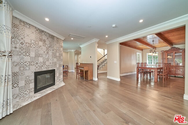 Building Photo - 4736 Rosemont Ave