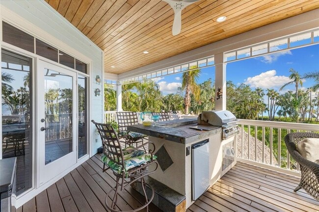 Building Photo - 450 Bayshore Dr