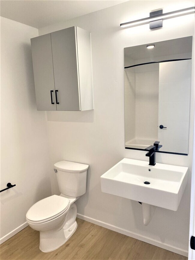 Interior Photo - Secoya by the Park