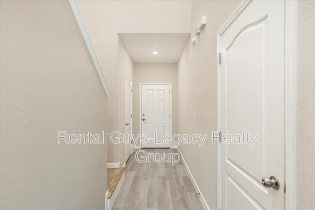 Building Photo - 12667 Josslyn Ln