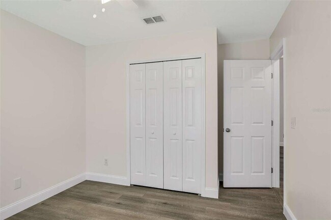 Building Photo - 51 Wellwood Ln