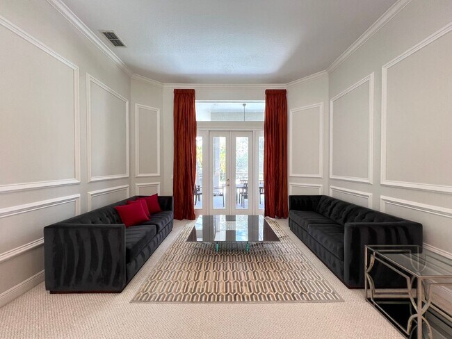 Building Photo - GORGEOUS SINGLE FAMILY HOME - PROPERTY  FU...