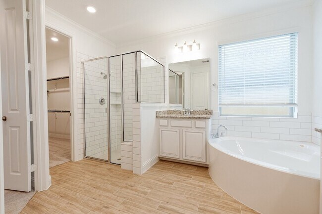Building Photo - 1403 Woodson Rdg Ln