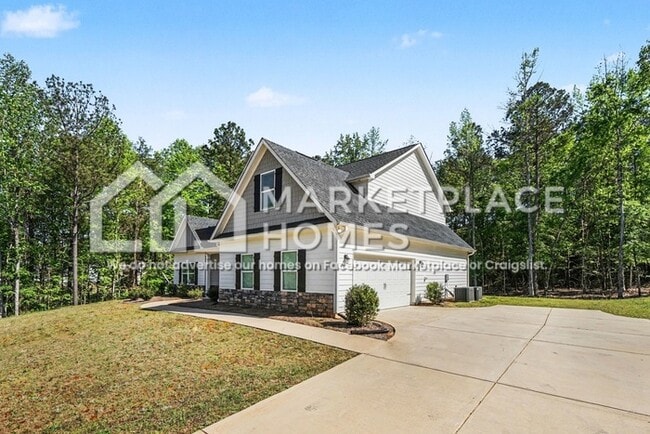 Building Photo - 110 Hawthorn Ln