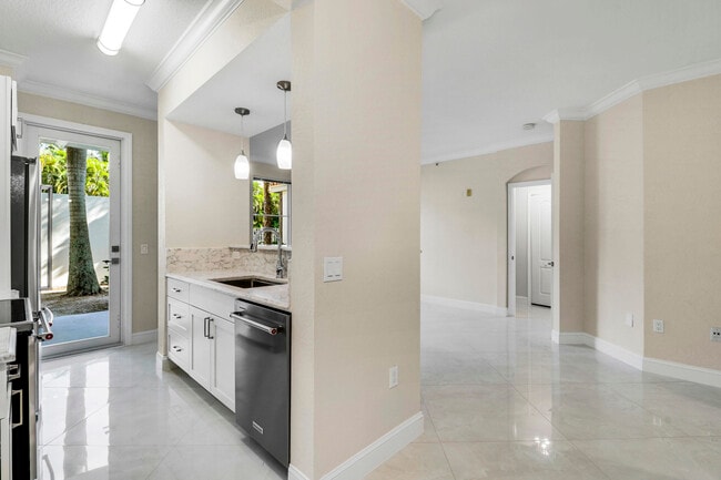 Building Photo - 11010 Legacy Dr