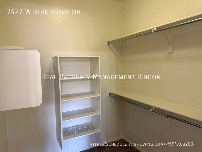 Building Photo - 7427 W Blandford Dr