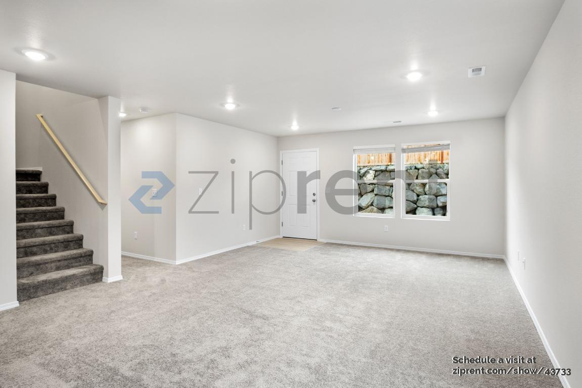 Building Photo - 13516-13193 193 St E