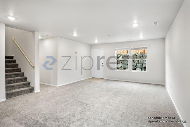 Building Photo - 13516-13193 193 St E