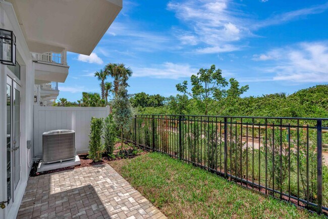 Building Photo - 150 Water Pointe Pl