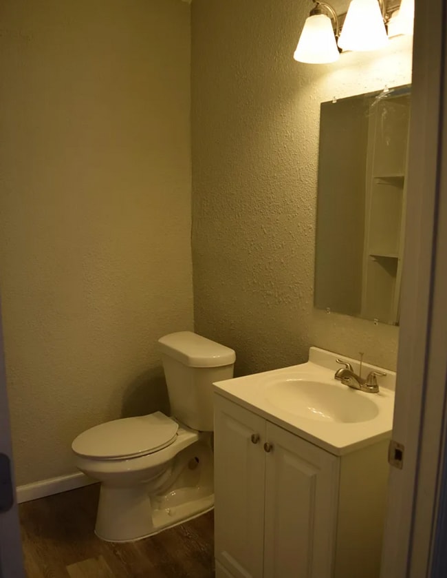 Building Photo - Beautifully Remodeled 3-Bedroom Single Fam...
