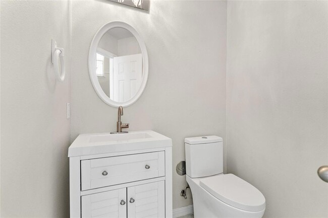 Building Photo - 2051 Cambria Dr