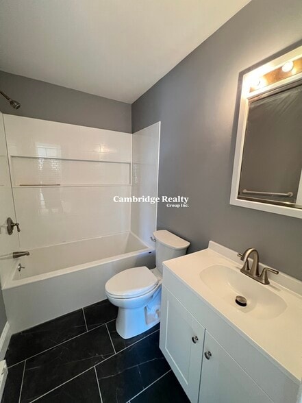 Building Photo - 66 Murdock St