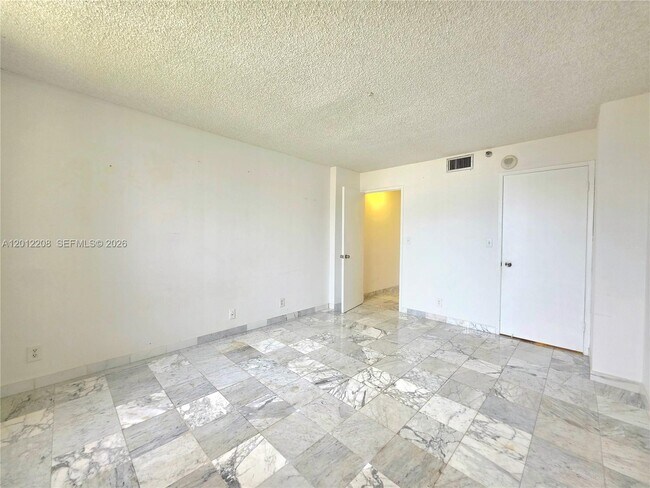 Building Photo - 290 174th St