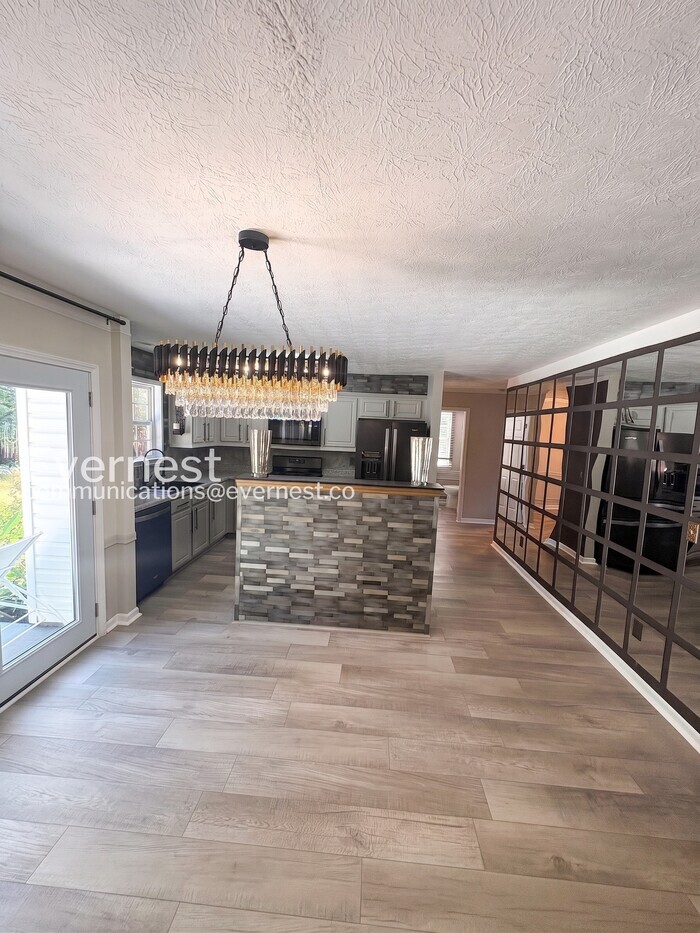 Building Photo - 849 Creek Cove Way