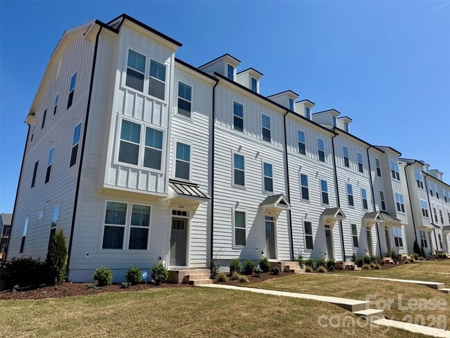Building Photo - 3212 Drift St