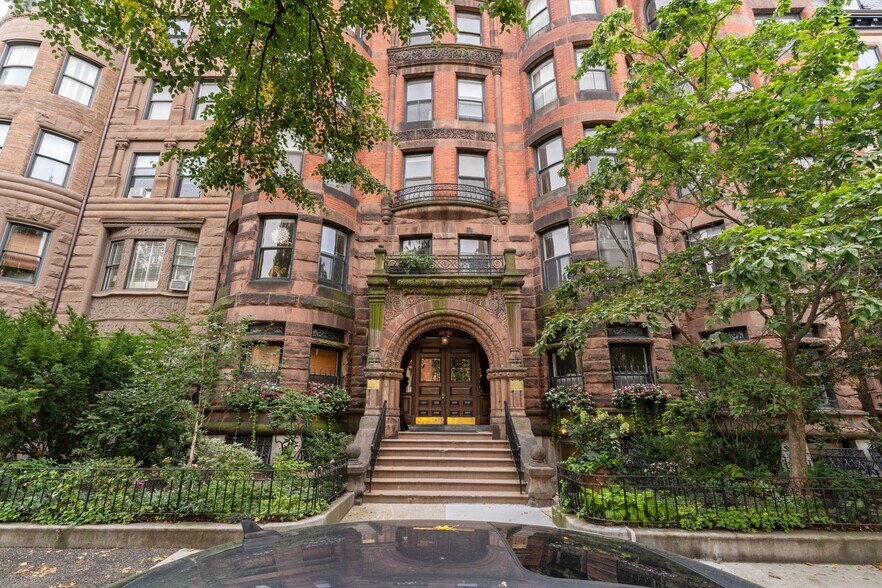 Building Photo - 259 Beacon St