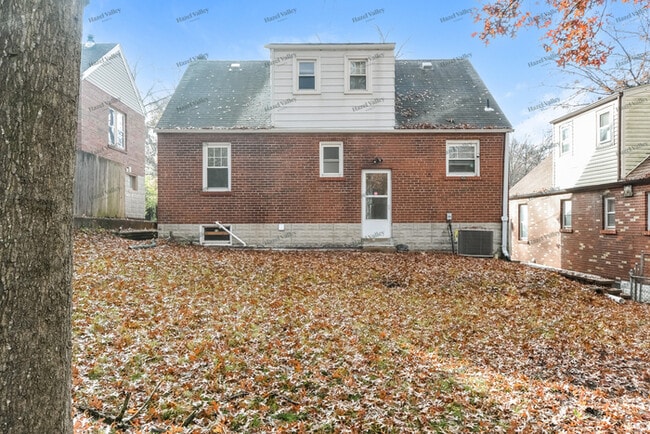 Building Photo - 515 Carson Rd