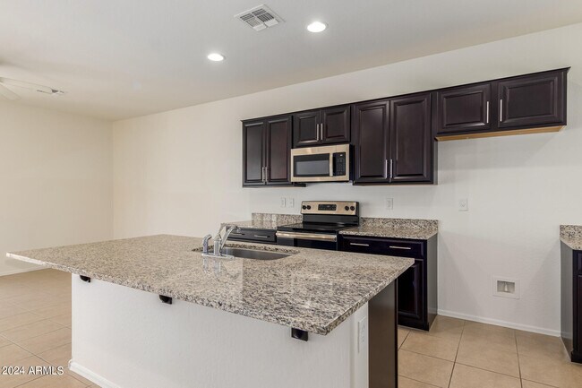 Building Photo - 4808 W Lydia Ln