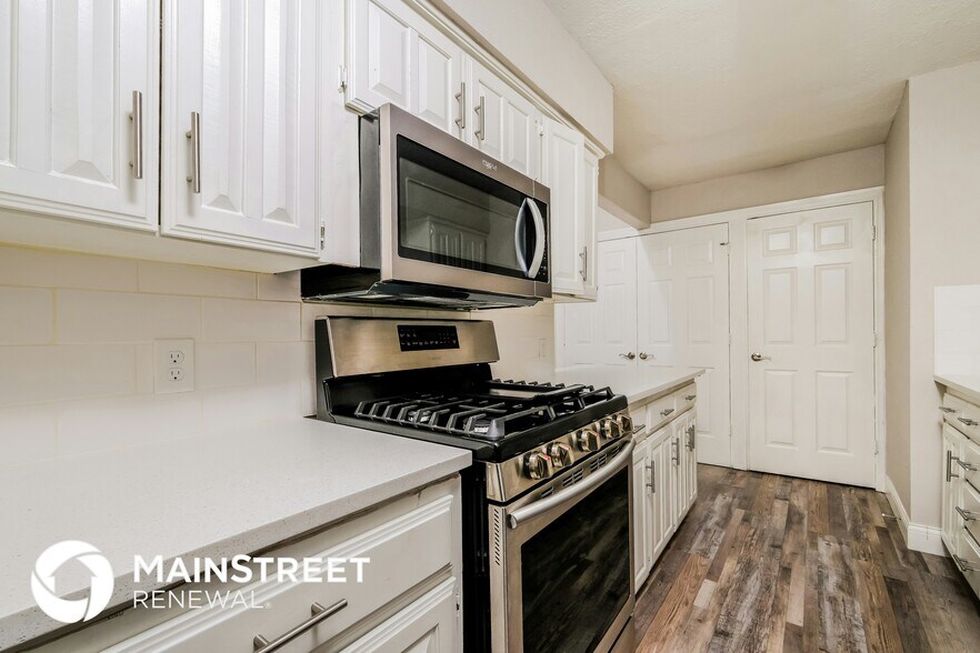 Building Photo - 1811 Mimosa Ave