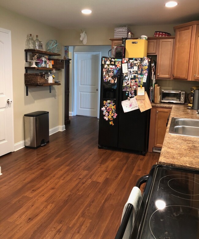 Building Photo - 3BR 2.5BA Charming Home in Old Concord