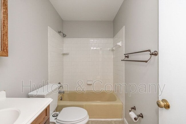 Building Photo - 218 Newstead Dr