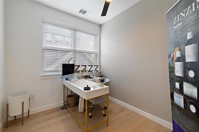 Building Photo - 5701 Tura Ln