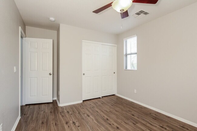 Building Photo - 40333 W Helen Ct