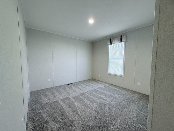 Building Photo - 29909 Flushing Dr