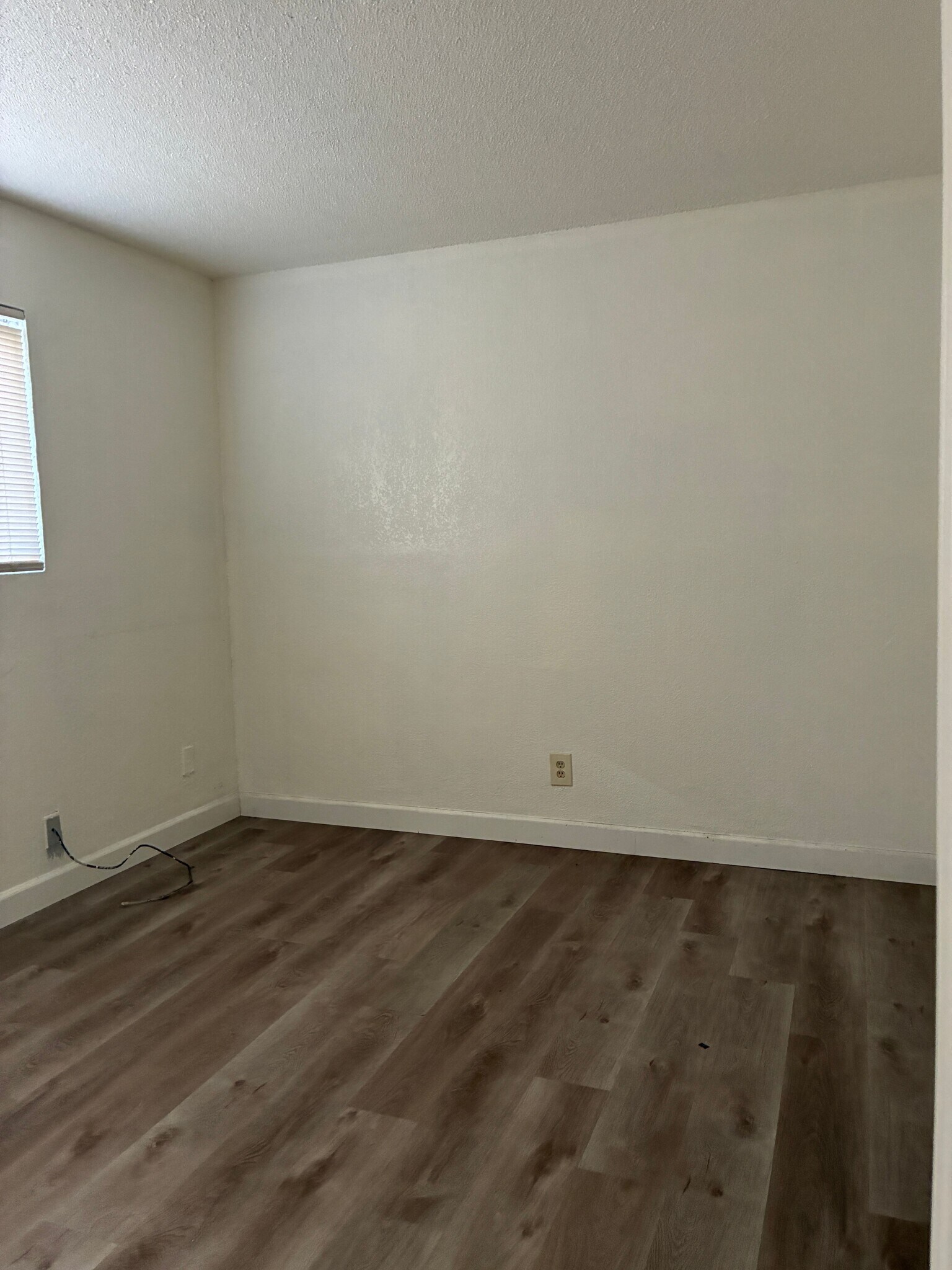 Building Photo - 416 3rd St