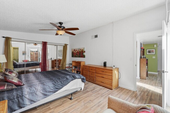 Building Photo - 2929 E Broadway Rd