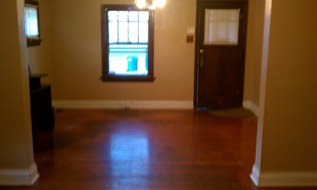 Building Photo - $1195.00/ 2br - 2 Bedroom Home in Jennings...