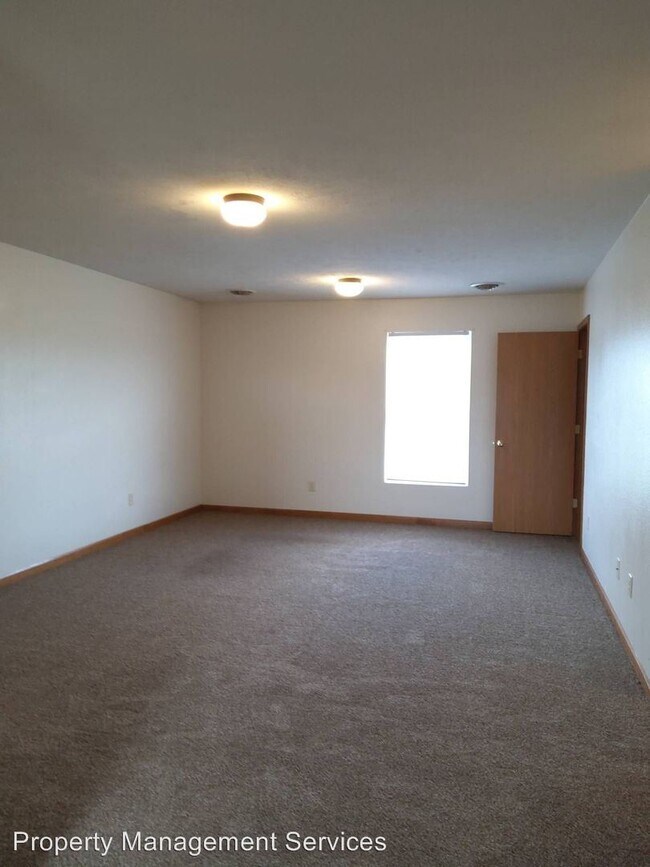 Building Photo - 279 Woodridge Ct