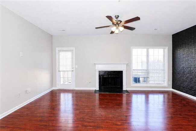 Building Photo - 7073 Biltmore Trce