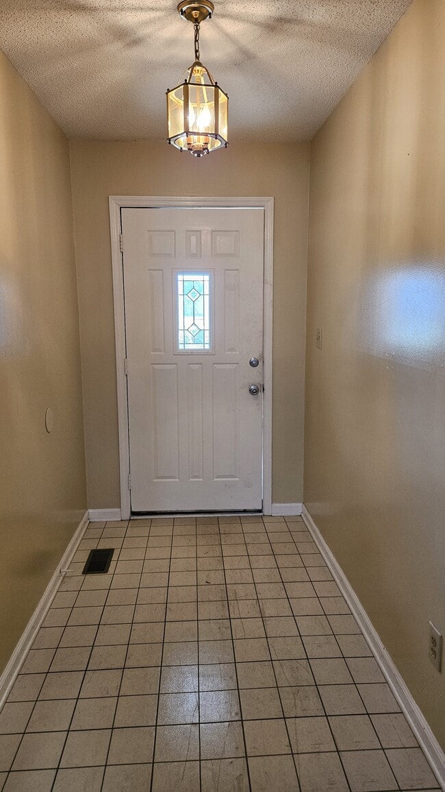 Building Photo - 4014 Yarmouth Rd