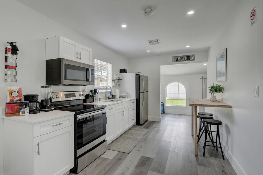 Building Photo - 27250 Shriver Ave