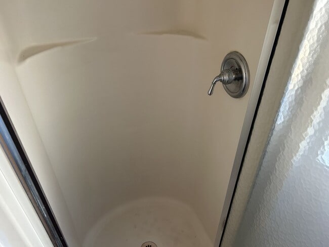 Building Photo - Remodeled 3 Bedroom, 2 Bath Home