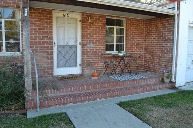 Building Photo - Beamer Park Home For Rent