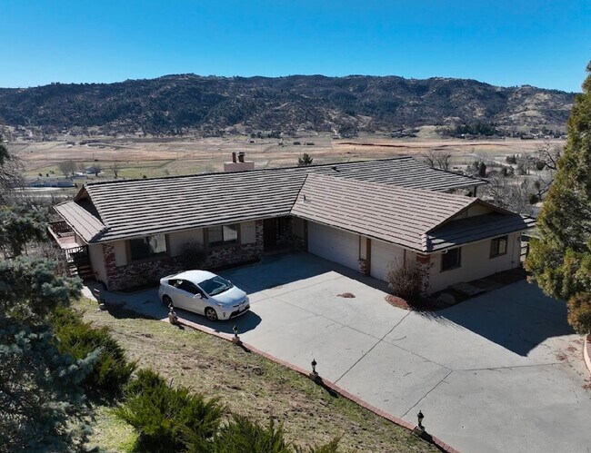 Building Photo - Bear Valley 3+4 with over 4 acres! MUST SEE!