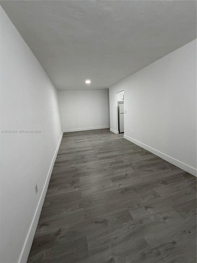 Building Photo - 324 Surfside Blvd