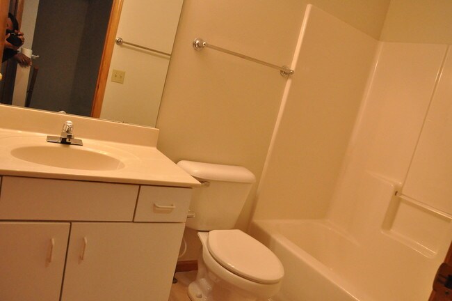 Building Photo - 306 Harbour Town Dr