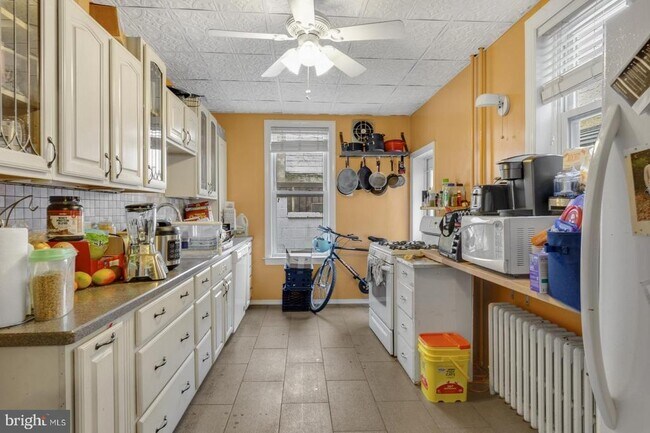 Building Photo - 2446 Memphis St