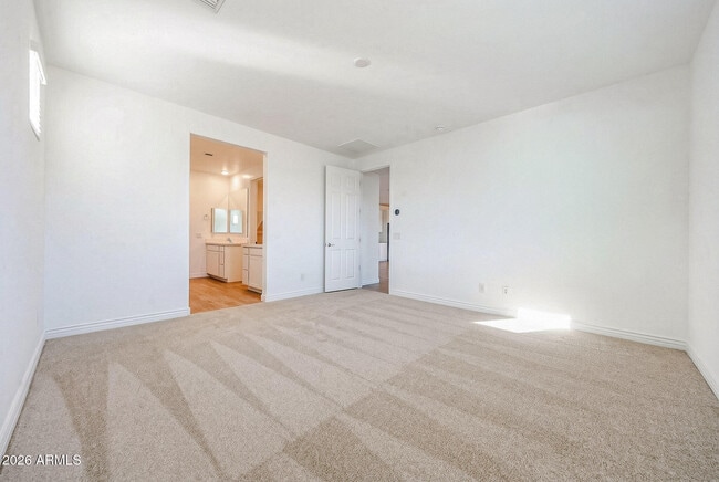 Building Photo - 14766 West Honeysuckle Dr