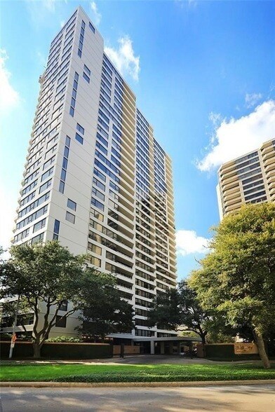 Building Photo - 15 Greenway Plz