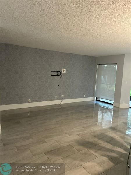 Building Photo - 5800 Camino Del Sol