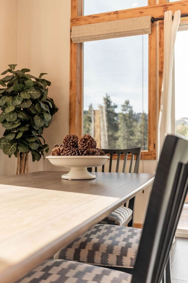 Building Photo - Stunning 4-Bedroom Home with Amazing Views, EV Charger & Solar in Big Bear!