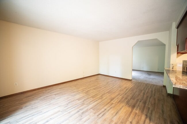 Building Photo - 3 Bedroom Home on Cul-De-Sac