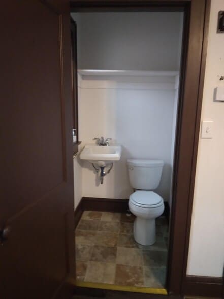 Building Photo - 632 W Prospect Ave