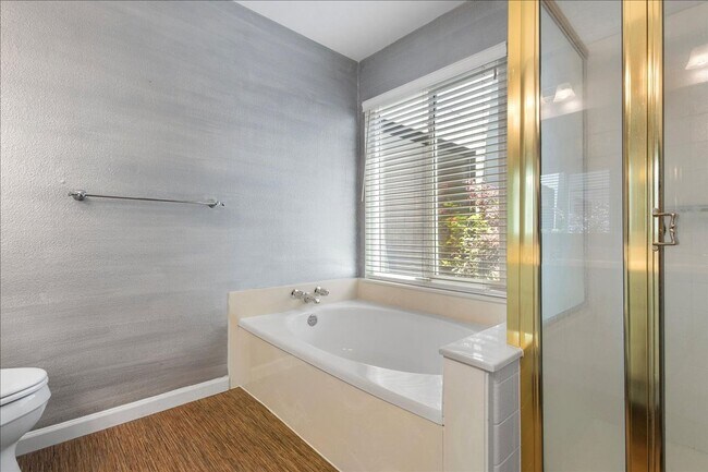 Building Photo - 229 Brighton Ct